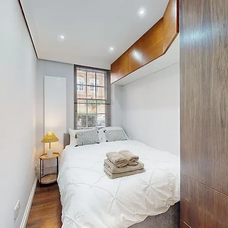 Beautiful 3 Bed Ground Floor - St John's Wood Apartment London