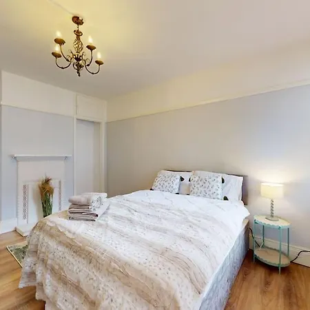 Beautiful 3 Bed Ground Floor - St John's Wood Apartment