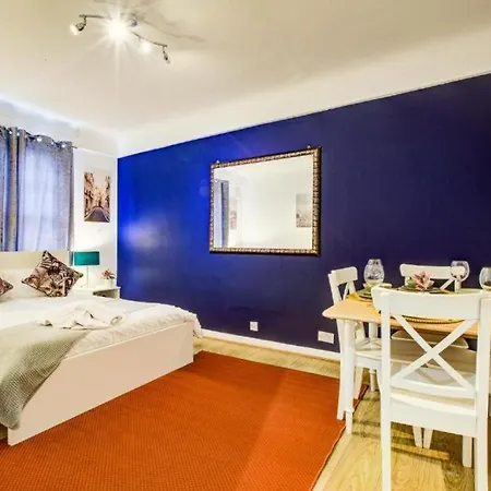 Comfortable Family Near Oxford Street Apartment *