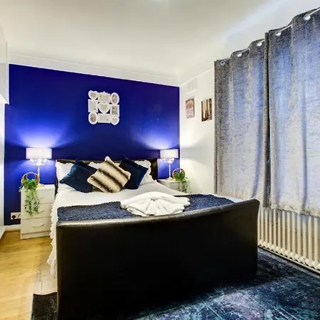 Comfortable Family Near Oxford Street * London