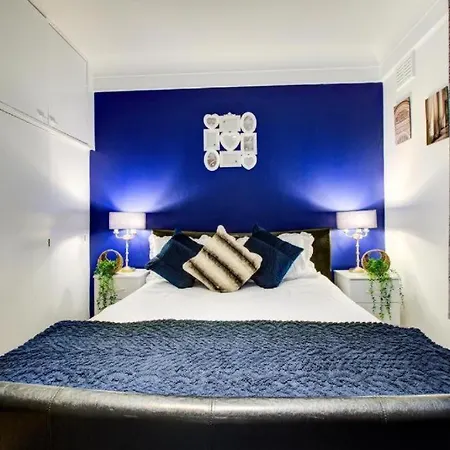 Comfortable Family Near Oxford Street Apartment