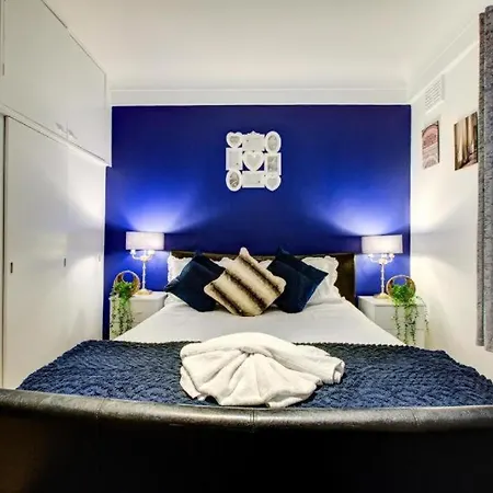 Comfortable Family Near Oxford Street Apartment