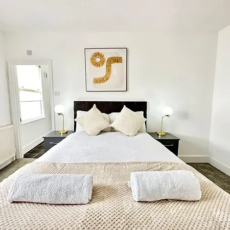 Apartment Central Two Bedroom London