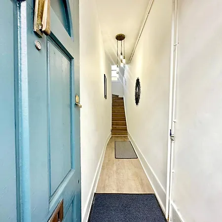 Central Two Bedroom * London