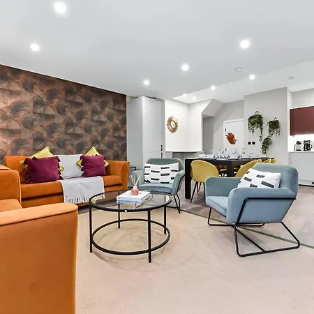 Hip & Happening 4br Urban Gem For Large Groups Apartment Harrow