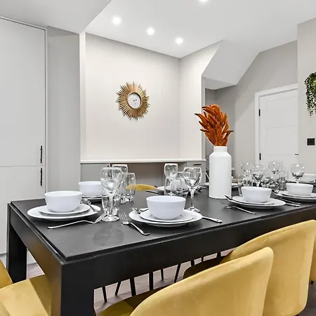 Hip & Happening 4br Urban Gem For Large Groups Apartment