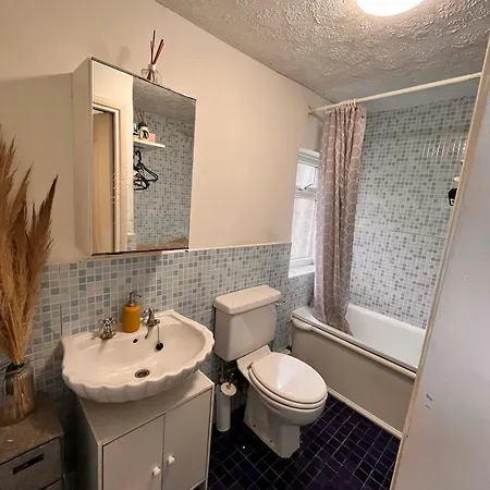 4 Bedroom House, Close To The O2 And Greenwich * London