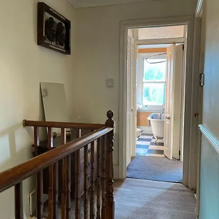 4 Bedroom House, Close To The O2 And Greenwich Holiday home *