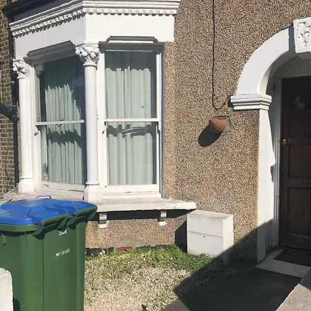 4 Bedroom House, Close To The O2 And Greenwich * London