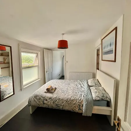 4 Bedroom House, Close To The O2 And Greenwich