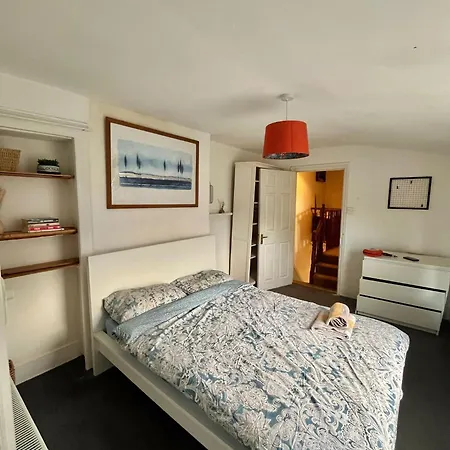 4 Bedroom House, Close To The O2 And Greenwich *