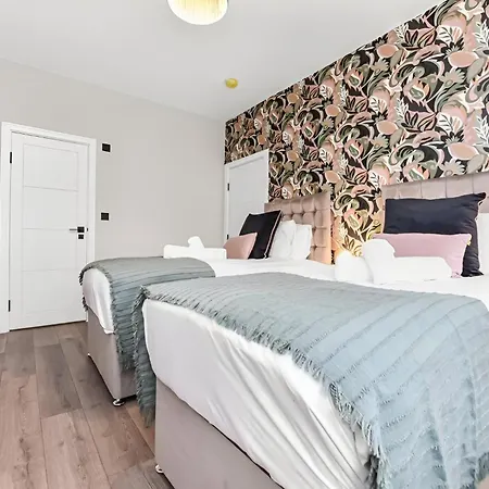 Apartment Hip & Happening 4br Urban Gem For Large Groups Harrow
