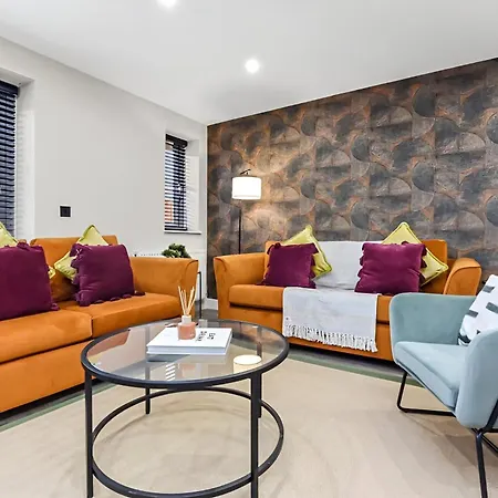 Hip & Happening 4br Urban Gem For Large Groups Apartment *