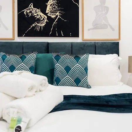 1 Bed In , Sleeps 3 , Perfect For Workers , Contractors , Families *