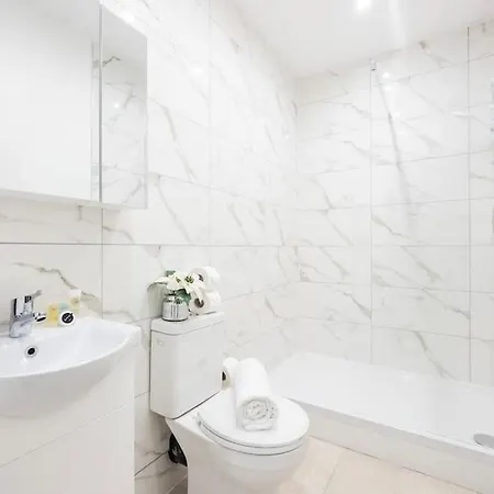 1 Bed In , Sleeps 3 , Perfect For Workers , Contractors , Families *