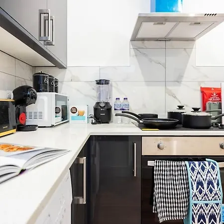 1 Bed In , Sleeps 3 , Perfect For Workers , Contractors , Families London Borough of Croydon