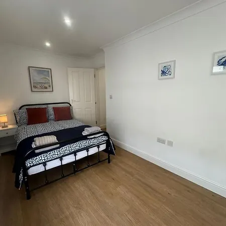 2 Bedroom, Parking, Hounslow St London