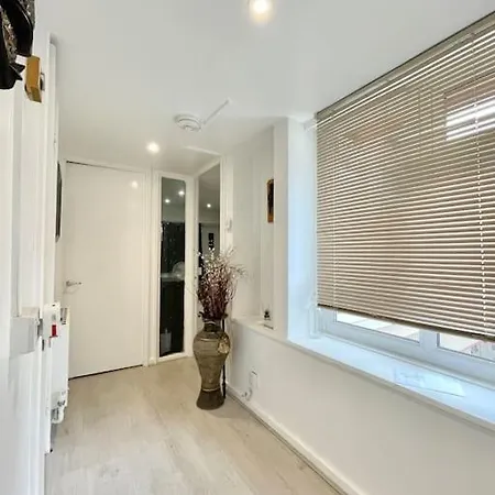 Apartment Cosy In Quiet Location *