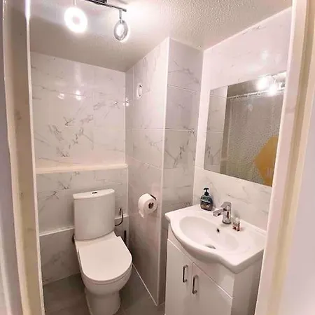 Cosy In Quiet Location Apartment