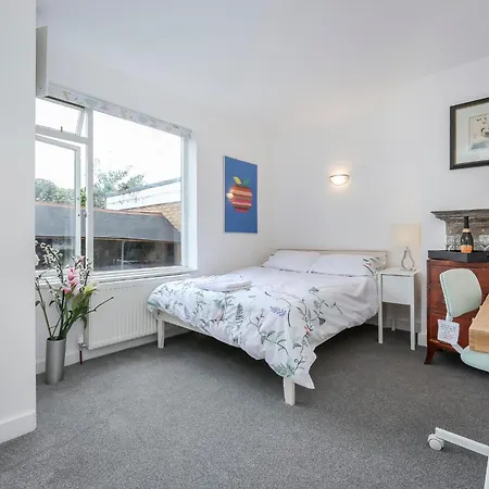 Apartment North Kensington London