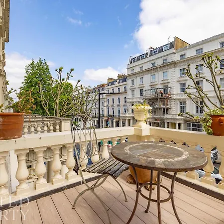 Lavish 2 Bedroom Flat With Roof Garden By Hyde Park Apartment London