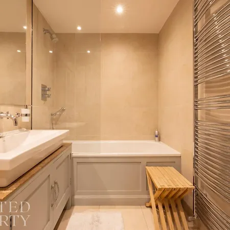 Lavish 2 Bedroom Flat With Roof Garden By Hyde Park Apartment *