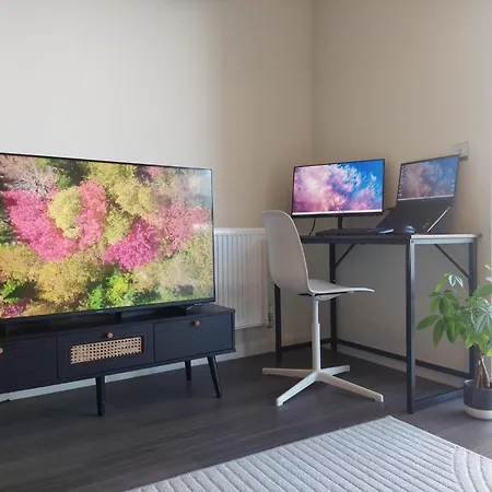 Modern Flat Close To Heathrow Airport & London Apartment Hayes (Greater London)