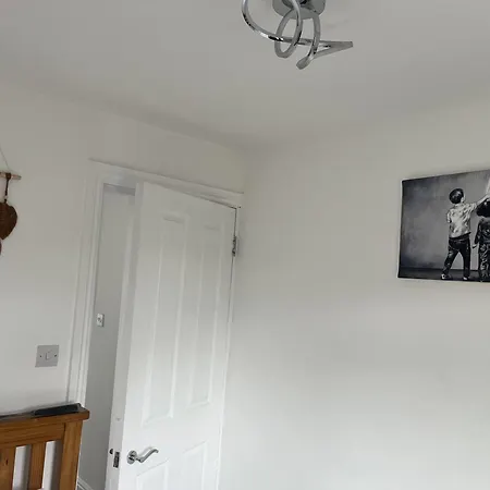 Reach Retreat Spacious 4bed House Startford Maryland Great Transport Links