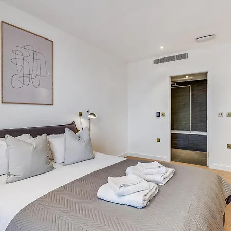 Modern King's Cross Apartment *