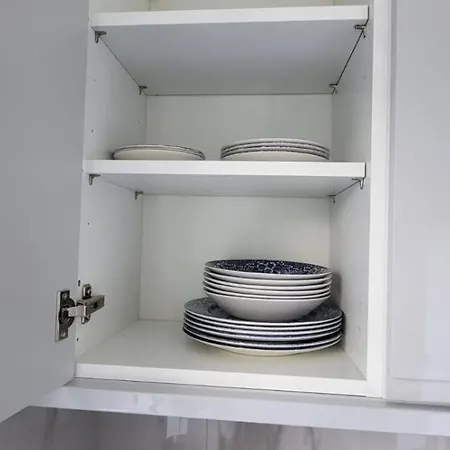 1 Bed, G-floor Close To O2, Excel And Airport *