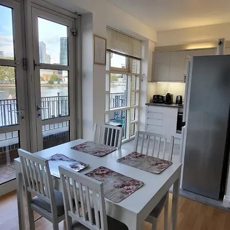 1 Bed, G-floor Close To O2, Excel And Airport Londres