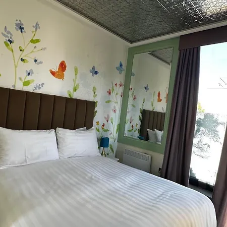 The Duchess Belle Hotel