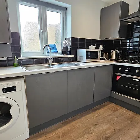 Charming Chalk Farm Apartment *