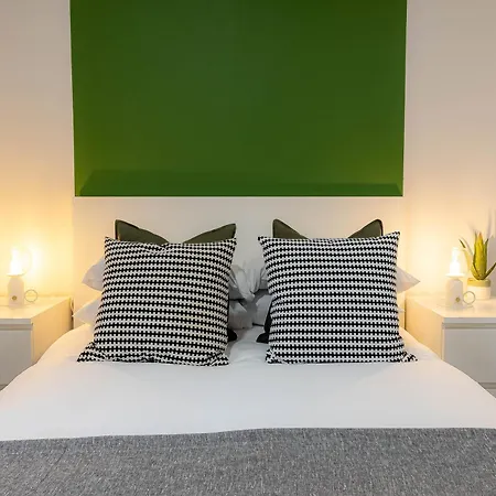 Charming Chalk Farm * London