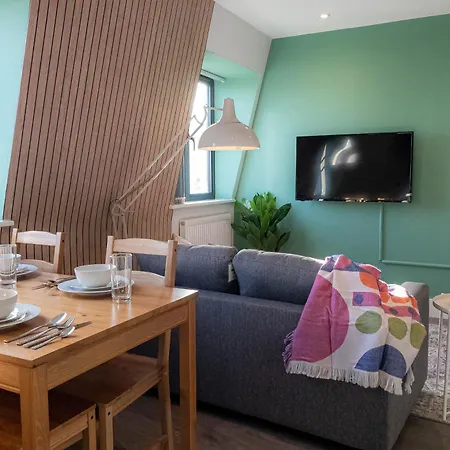 Charming Chalk Farm * London