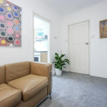 Apartment North Kensington London