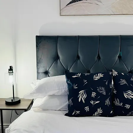 Earlsfield - Two Bedroom Flat Apartment