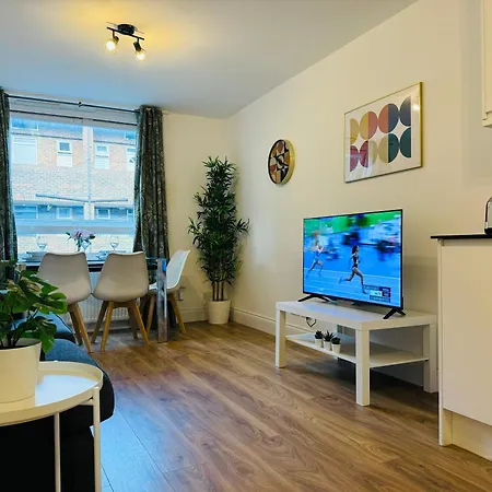 Apartment Earlsfield - Two Bedroom Flat *