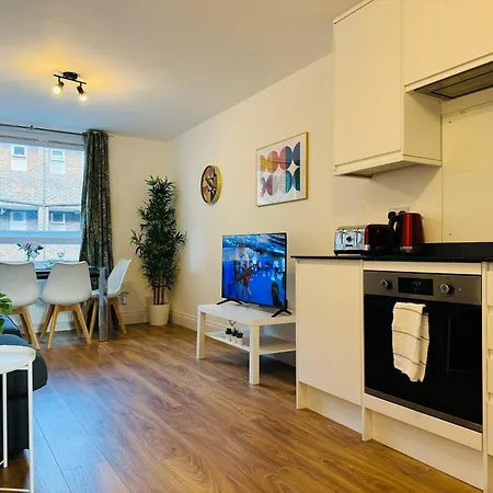 Apartment Earlsfield - Two Bedroom Flat *
