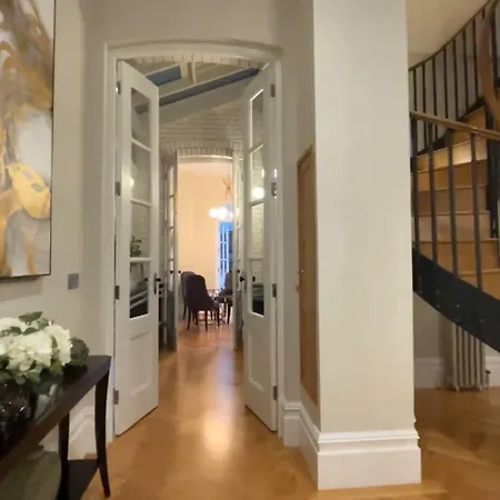Exceptional Three-bedroom With Three En-suite Bathrooms