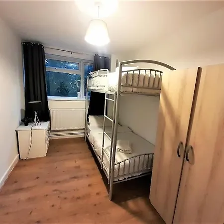 Apartment Zone 1, 3bedroom With A Garden *