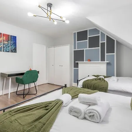 Apartment Crystal Palace Stylish Gem Slp 4 Next To Transport *