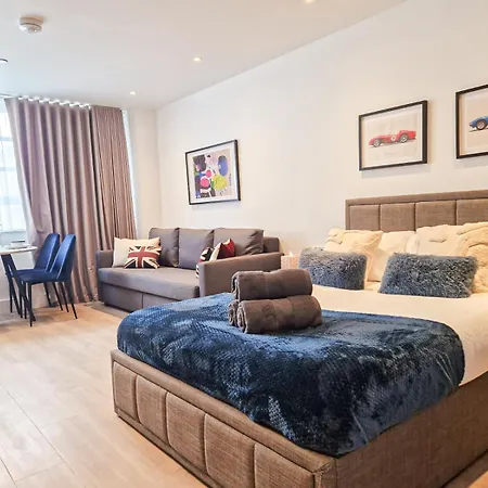 Modern & 3bedroom Flat With Pvt Balcony Steps From Regent's Park Appartamento *