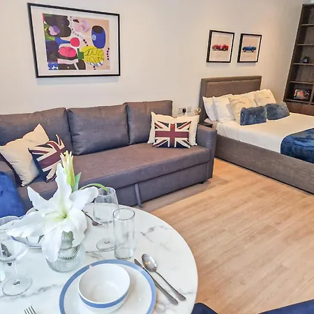 Modern & 3bedroom Flat With Pvt Balcony Steps From Regent's Park * Londra