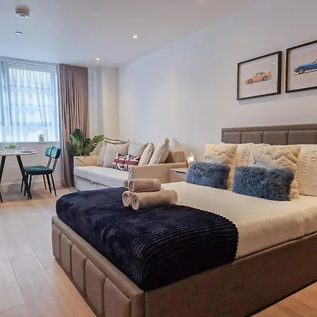 Modern & 3bedroom Flat With Pvt Balcony Steps From Regent's Park *