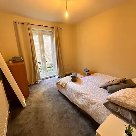 Apartment 2 Bedroom In Se13 *