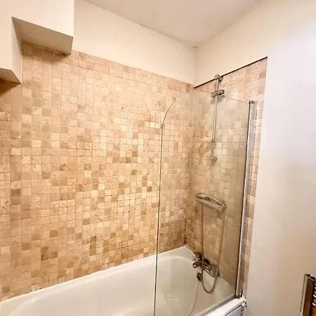2 Bedroom In Se13 London