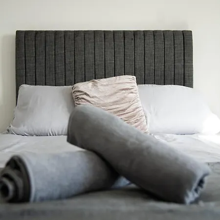 Luxora - Luxury 2 Bedroom Apartment Barking (Greater London)