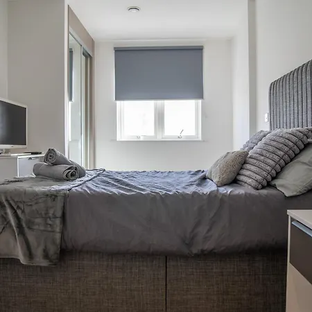 Luxora - Luxury 2 Bedroom * Barking (Greater London)