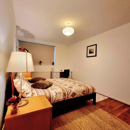 Charming 4 Bedroom Duplex With Private Entrance * London
